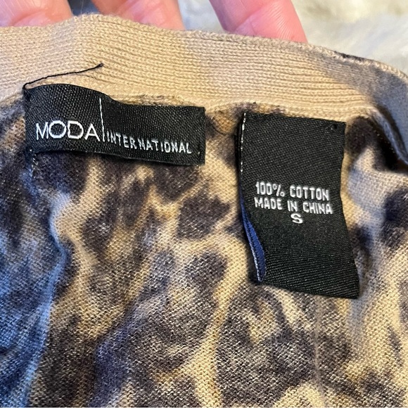 Moda International Animal Leopard Print Cardigan Sz Small NWOT - Picture 3 of 3